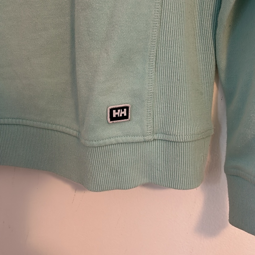 Helly Hansen women’s Y2K Aqua Blue Mountain Skiing Scene Sweatshirt Size Small - Picture 3 of 9